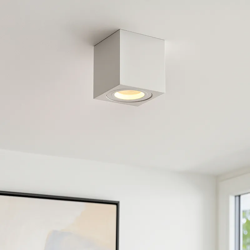 Moderne Aufbauspot Weiß, Alion, IP44 Must-Have