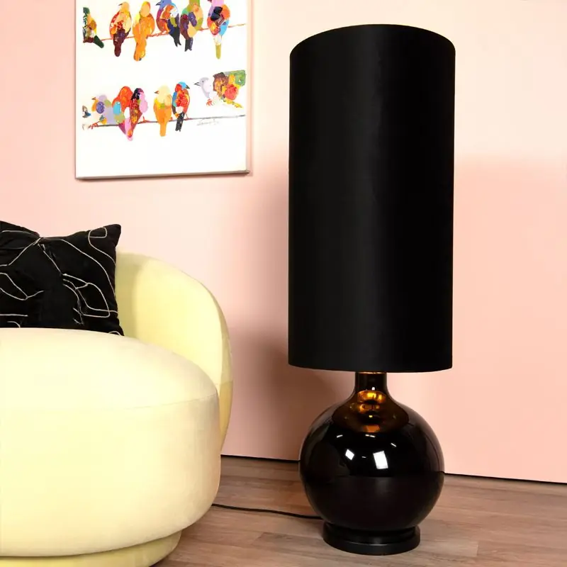 Schwarze Stehlampe Retro, Esterad, mit Schalter Abverkauf