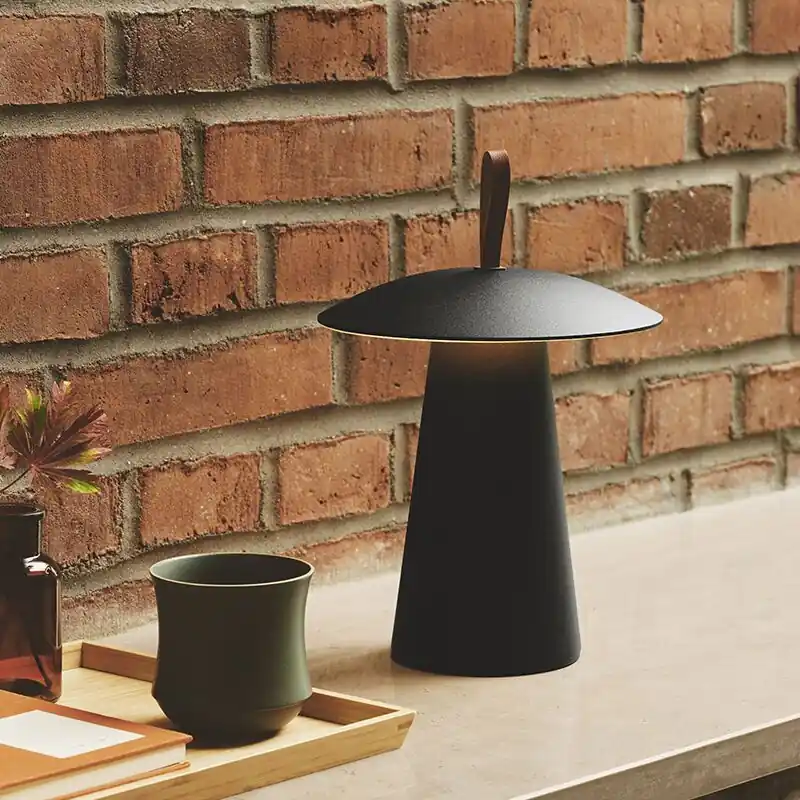 Neue Kollektion Schwarze aufladbare Tischlampe Modern, Ara, 2W, 3000K LED, IP54, mit Schalter
