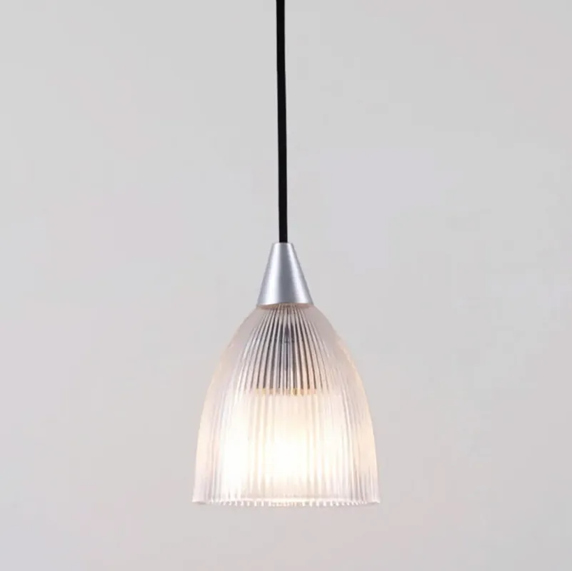 Hängeleuchte mit kleinem Pressglas-Schirmchen Neue Kollektion