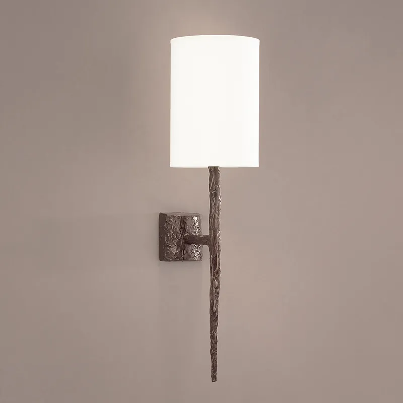 Saisonangebot Kleine Bronzeguss-Wandleuchte mit Stoffschirm