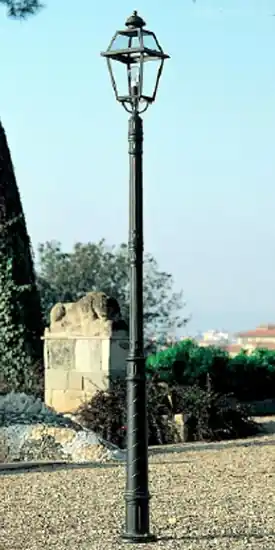 Einflammige italienische Parklampe aus Aluminiumguss, 254 cm Direkt Vom Hersteller