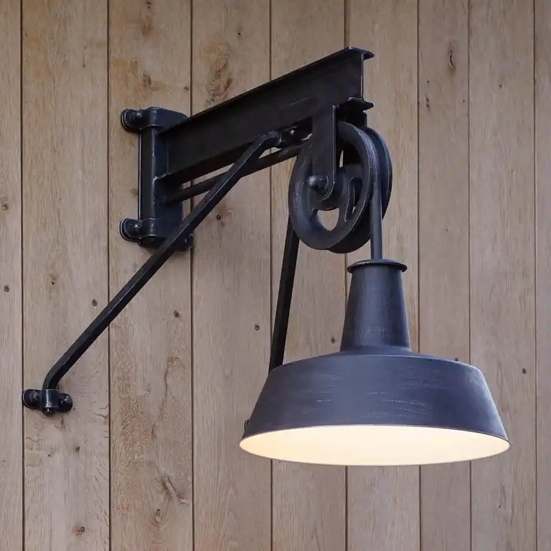 Fabrikstil-Außenlampe mit Umlenkrolle WL 3723 Ausverkauf